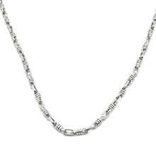 $2900 14Kt White Gold 2.2mm Fancy Round Link Chain 18