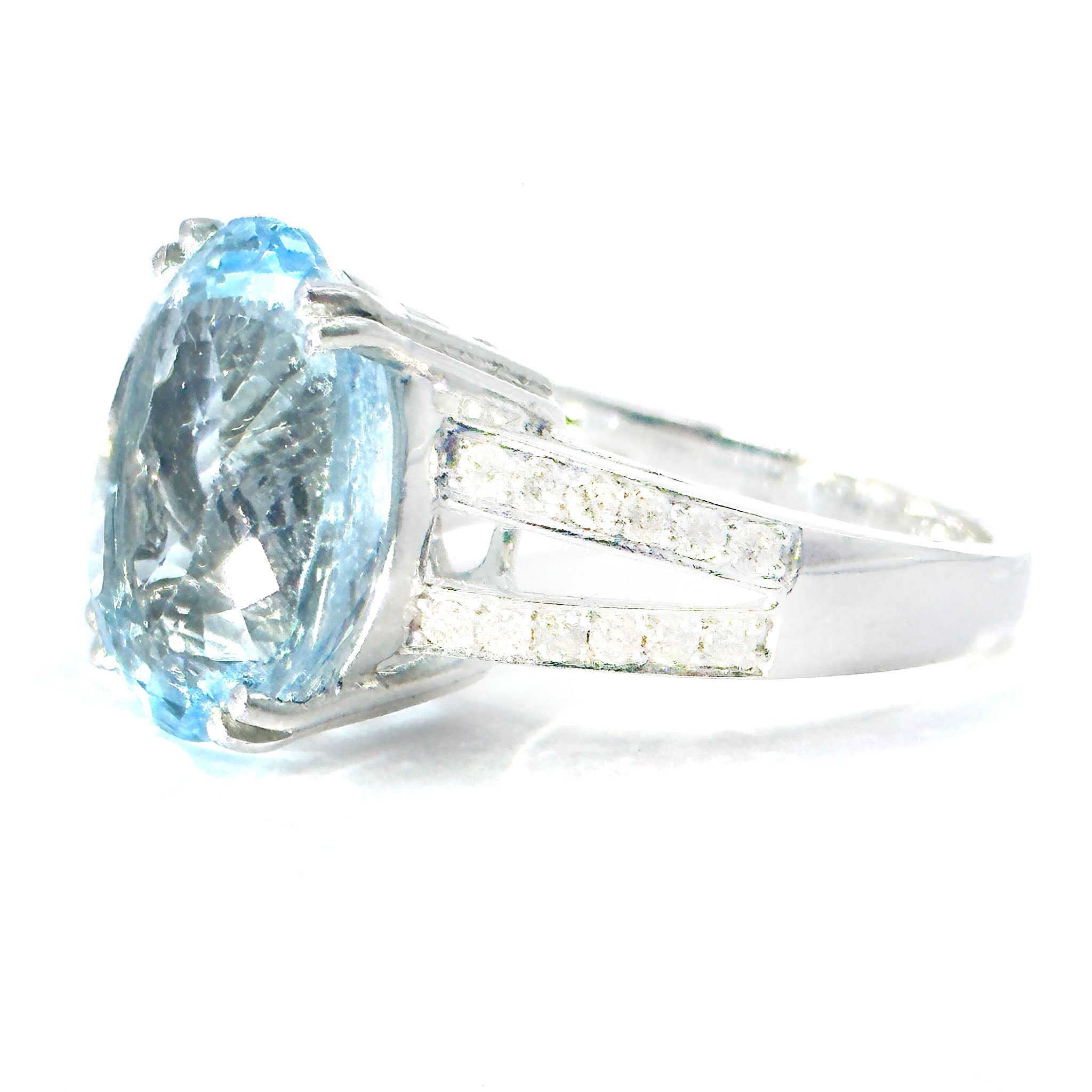 $6900 10.58Ct White Gold Aquamarine and Diamond Ring 14Kt
