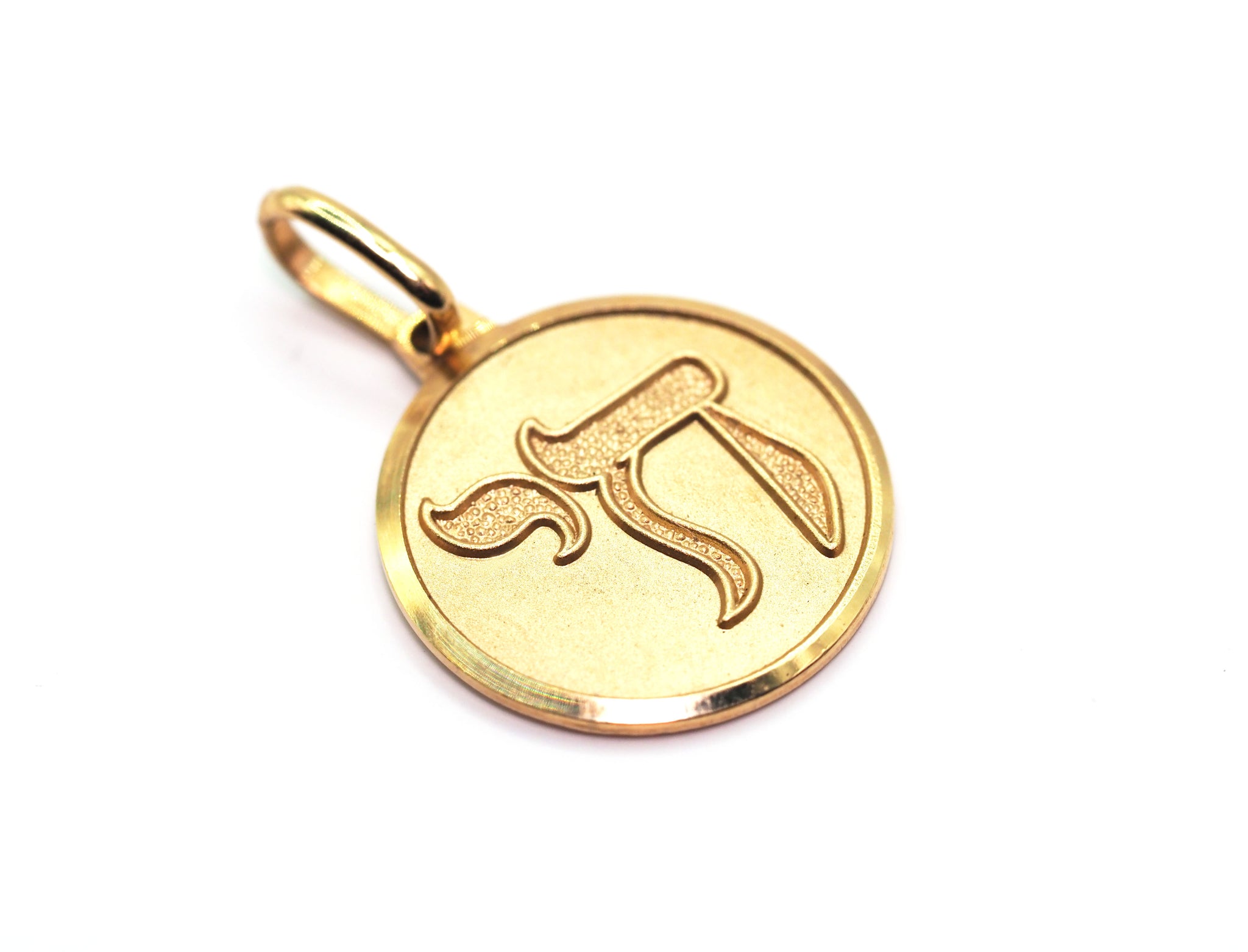 Textured Chai Life Circular Pendant 14KT Yellow Gold 0.60 Inch