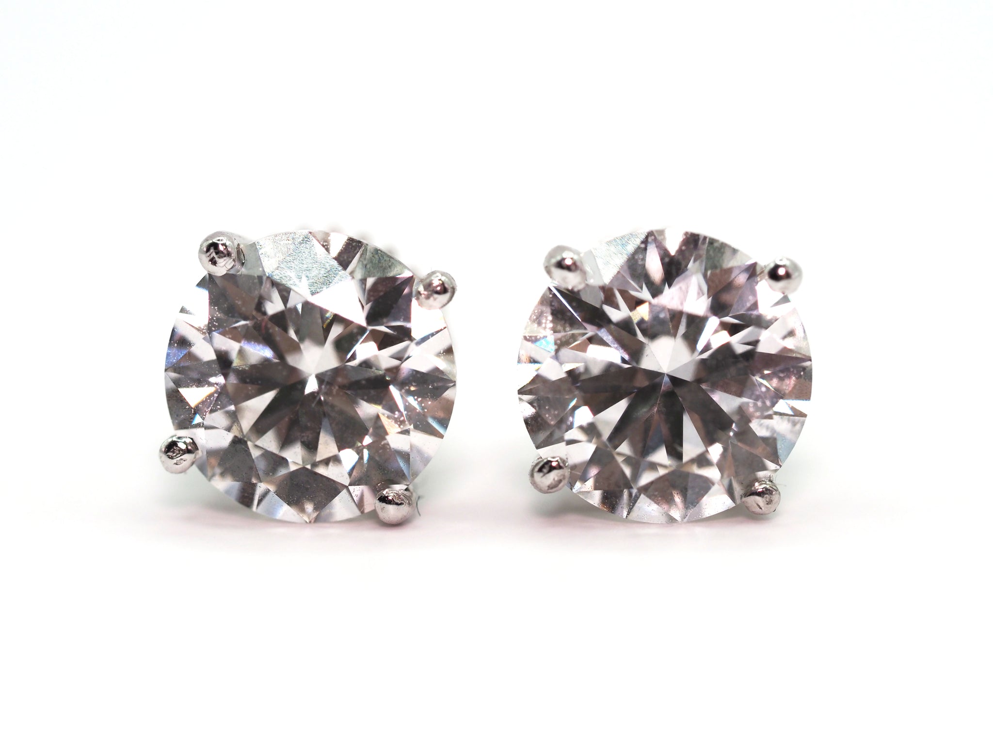 Lab Created 4 Ct F VVS2 Round Diamond Push Back Studs Pair 14KT White Gold – IGI Certified