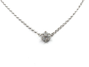 0.32 Ct White Gold Diamond Flower Pendant 18kt Adjustable Chain