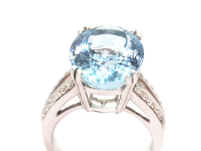 10.58 Ct Oval Aquamarine and Natural Diamond Ring 14Kt White Gold