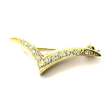 $2900 18Kt Yellow Gold V Shape 0.25Ct Diamond Brooch Pin