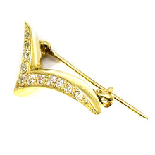 $2900 18Kt Yellow Gold V Shape 0.25Ct Diamond Brooch Pin