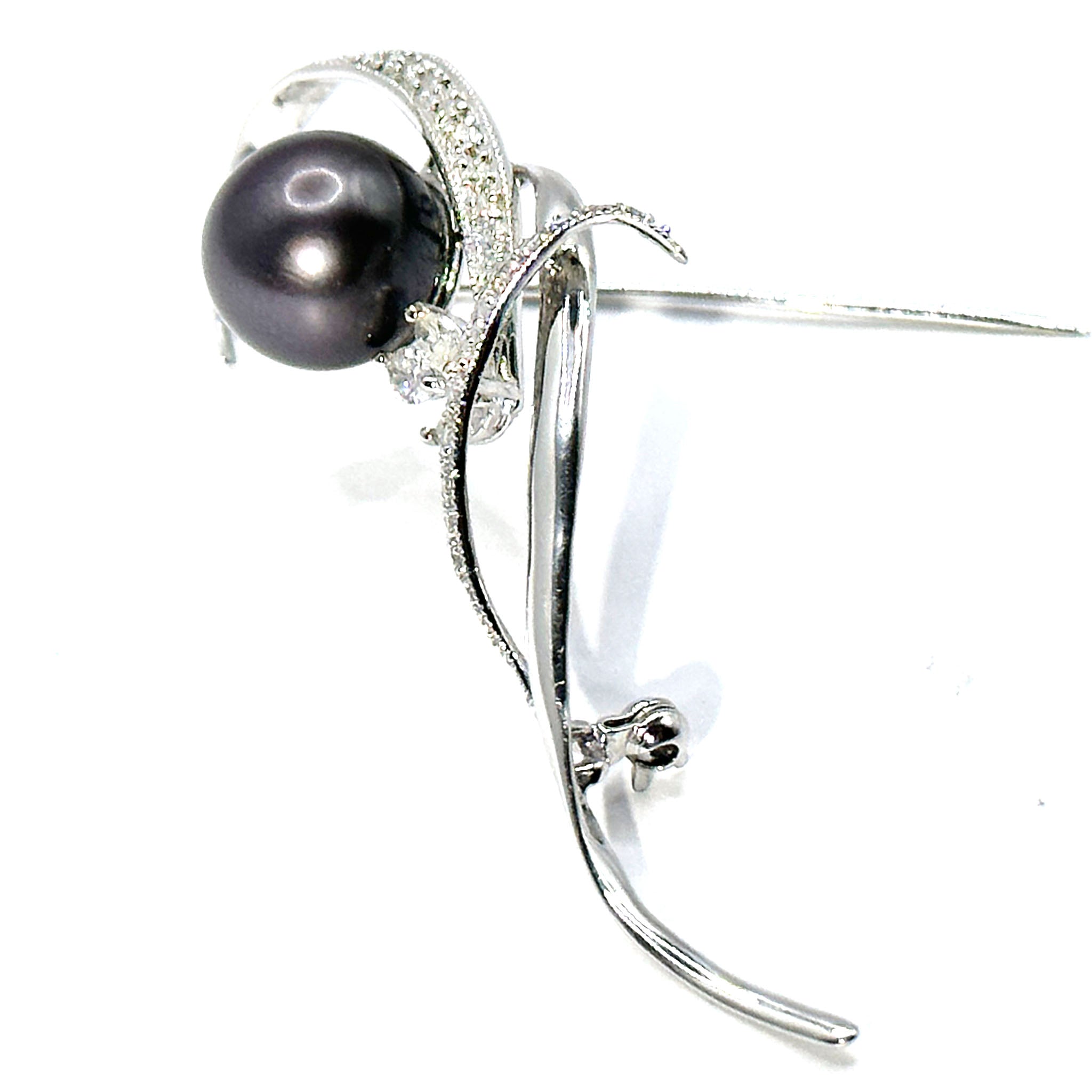 $7900 18Kt 12mm Black Tahitian Pearl and Diamonds White Gold Brooch Pin